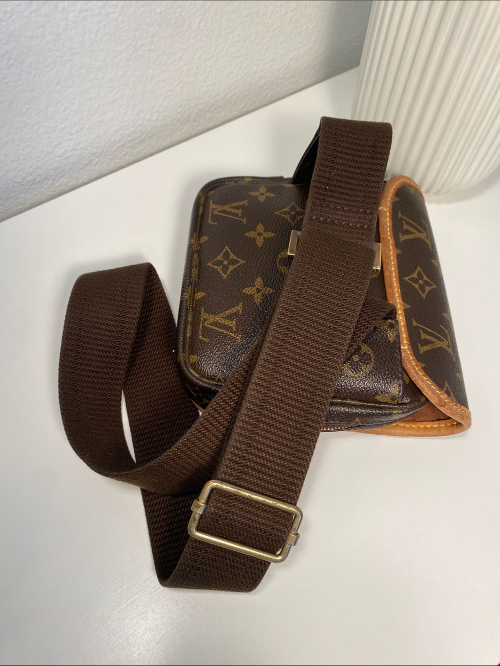 Vintage Louis Vuitton Bosphore Monogram Belt Bag - Picture 13 of 17